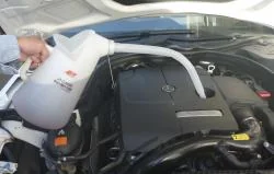 ロングノズルオイルジョッキ